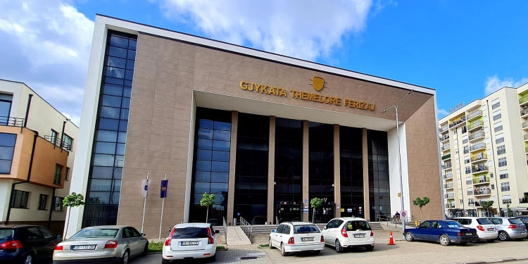 Gjykata cakton një muaj paraburgim për dy zyrtarët e KEDS-it të dyshuar për ryshfet