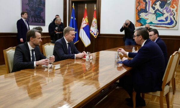 Sorensen thotë se pati ‘‘diskutime të mira’’ me Vuçiq e Petkoviq: U përqendruam në zbatimin e të gjitha obligimeve të dialogut