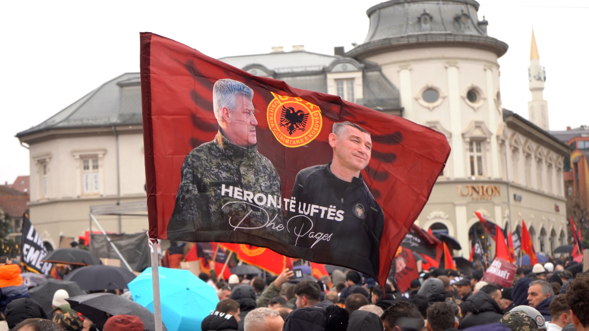 Kaq mijë qytetarë morën pjesë në marshin “Drejtësi, jo politikë”