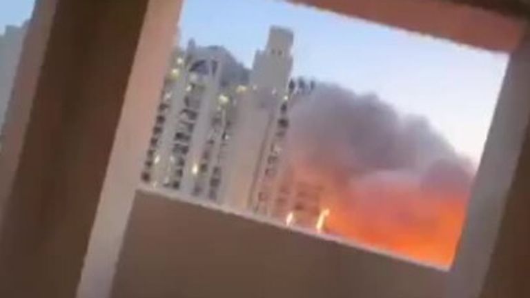 Sulmi me raketa në Dubai shkakton zjarr në hotel luksoz