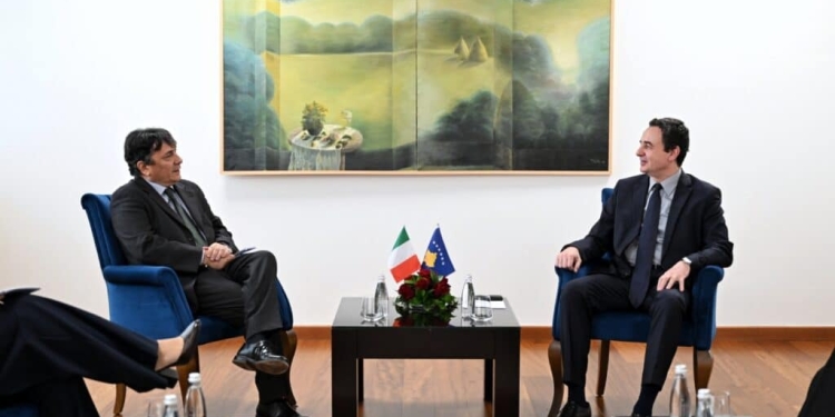 Kurti takon ambasadorin e Italisë në Kosovë, temë diskutimi zhvillimet aktuale politike në vend