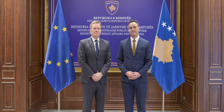 Konjufca takohet me Sorensen: Kosova synon dialog më efektiv me Serbinë