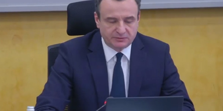 Kurti tregon kur do të ekzekutohet paga e 13-të për sektorin publik