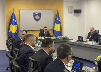 Në mbledhjen e qeverisë, Kurti: Disa përfaqësues të shpalljes së pavarësisë janë padrejtësisht në Hagë