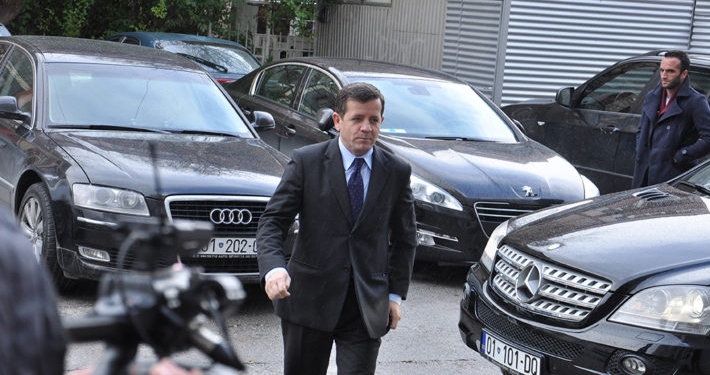 “Remi”: Zgjedhja e presidentit nuk bëhet në oda e shtëpi private, por në institucione