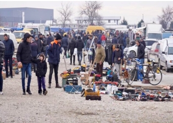 Gjobiten 15 shitës ilegalë në tregun e veturave në Prishtinë