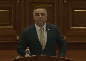 Tahiri kritikon projektbuxhetin, thotë se nuk reflekton atë që është premtuar