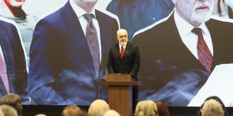 Rama: Gëzuar Pavarësinë, me keqardhjen që s’mund të jem në Prishtinë