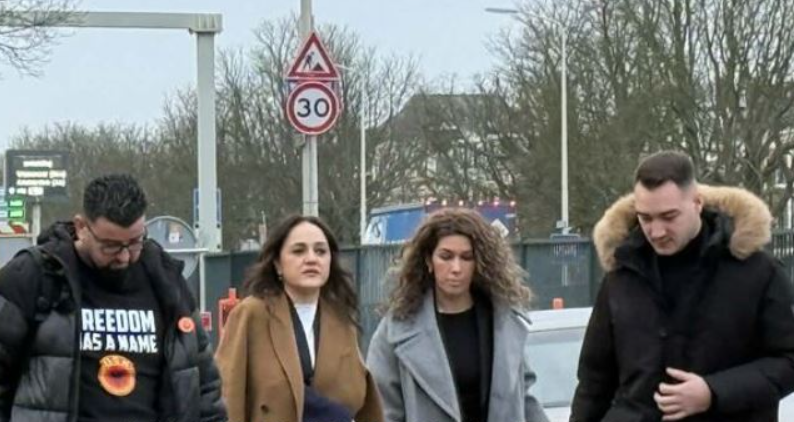 Familjarët e ish-krerëve të UÇK-së arrijnë në Hagë, marirn pjesë në seancën e sotme