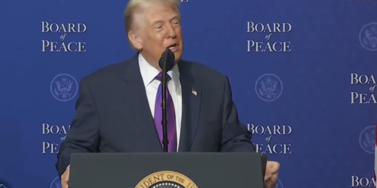 Trump përmend Kosovën dhe Serbinë: Kur nuk shkoni mirë, më telefononi dhe e zgjidhim