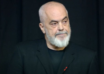 Rama i kërkon Trumpit të ndërhyjë për gjykimin e Hashim Thaçit: Për hir të Zotit, të bëjmë diçka