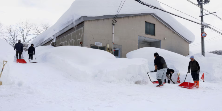 30 të vdekur nga stuhia e dëborës në Japoni