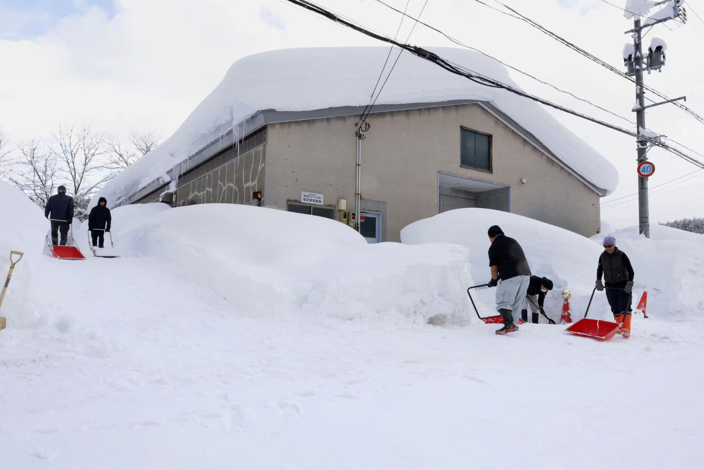 30 të vdekur nga stuhia e dëborës në Japoni