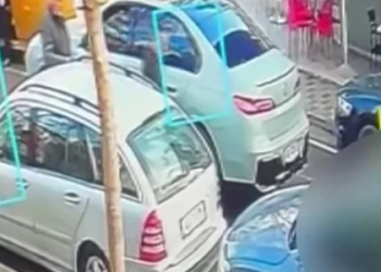 Publikohen pamjet, momenti kur 31-vjeçari në Tiranë u sulmua për vdekje me thikë nga i dyshuari