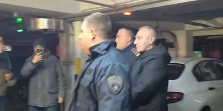 Grubi lihet në arrest shtëpie
