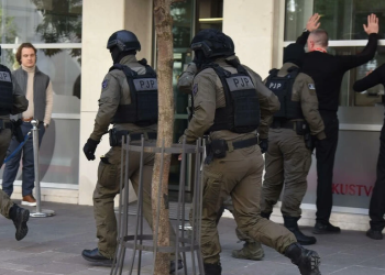 Policia malazeze bastis pronat e vëllait të Milo Gjukanoviqit