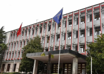 Pas sulmeve në Iran, Ministria e Jashtme mesazh për shtetasit shqiptarë në Izrael: Tregoni kujdes