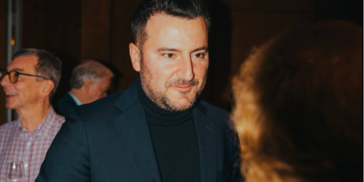 Përparim Avdili, politikani shqiptar me prejardhje nga Kumanova që synon drejtimin e Cyrihut