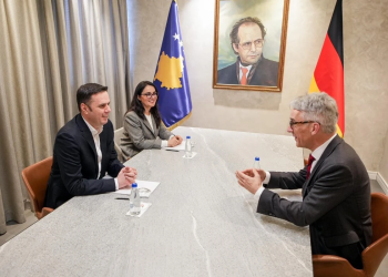Abdixhiku pret në takim ambasadorin gjerman, theksohet nevoja urgjente për stabilitet politik
