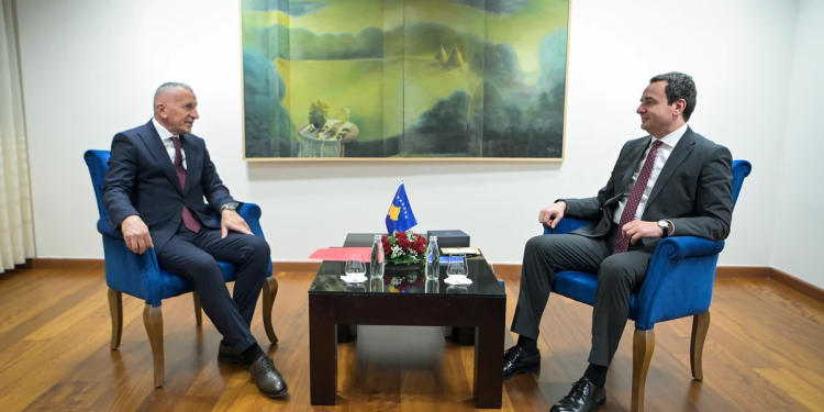 Kamberi uron Kurtin: Qeveria e re ta vendosë çështjen e Luginës së Preshevës lart në agjendën e saj
