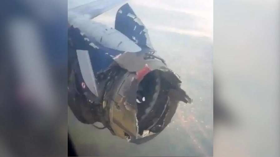 Motori i avionit shpërthen gjatë fluturimit, kaos mes pasagjerëve në bord/Video