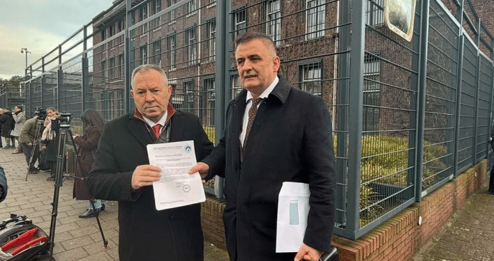 OVL-UÇK dorëzon rezolutën në Hagë për proces të drejtë gjyqësor, mbështetur nga 30 deputetë zviceranë