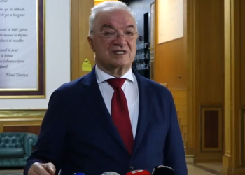 Haliti “zbut” qëndrimin për Presidentin – nga kërkesa që t’i takojë PDK-së, te thirrja për marrëveshje mes partive