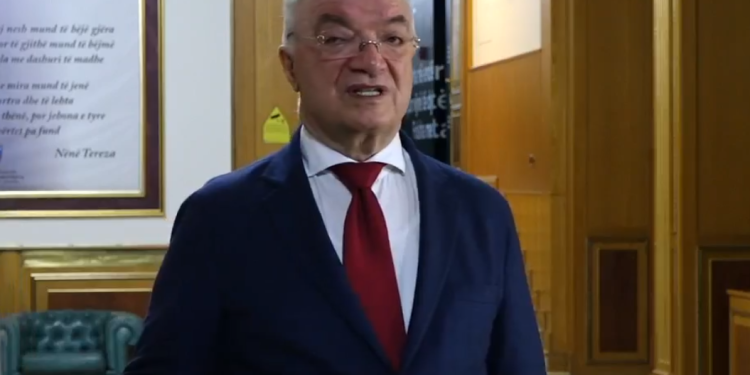 Haliti “zbut” qëndrimin për Presidentin – nga kërkesa që t’i takojë PDK-së, te thirrja për marrëveshje mes partive