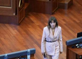 Albulena Haxhiu zgjidhet kryetare e Kuvendit