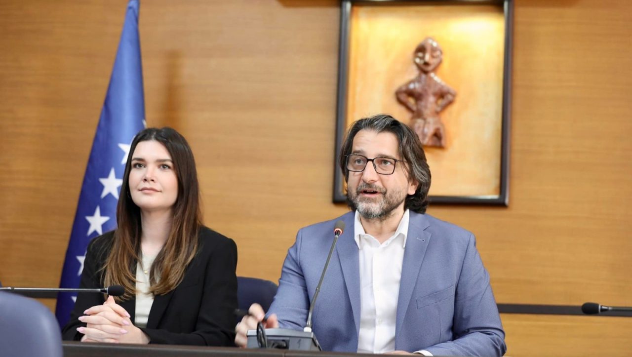 Sahatçiu: Nuk e mbështes koalicionin e PDK-së me LDK-në në Prishtinë