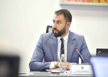 Krasniqi: Kushtetuesja dha mesazhin se nëse s’je pjesë e Listës Serbe e ke të pamundur të zgjidhesh