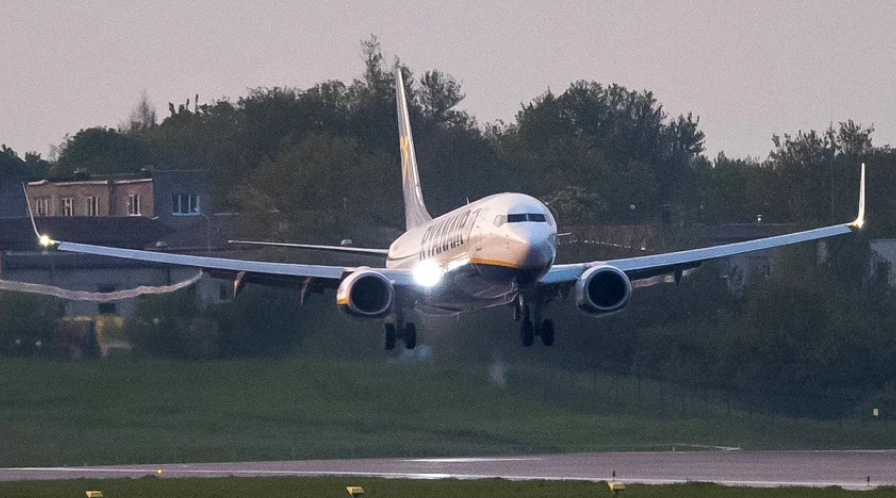 Anulohen fluturimet në gjithë Lindjen e Mesme pas sulmeve të SHBA-së dhe Izraelit ndaj Iranit