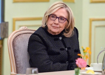 “Nuk kam fluturuar kurrë me avionin e tij dhe as nuk kam vizituar ishullin” – Hillary Clinton në Dhomën e Përfaqësuesve mohon akuzat për lidhjen me Jeffrey Epstein