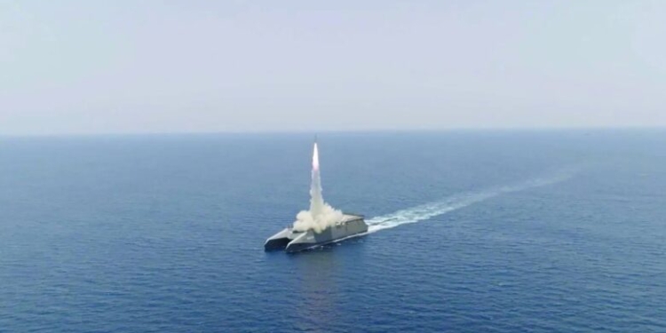 Garda Revolucionare e Iranit ndalon kalimin e anijeve në Ngushticën e Hormuzit