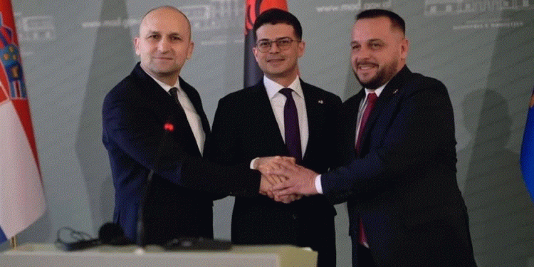 NATO i përgjigjet Serbisë që u ankua për lidhjen ushtarake të Kroacisë e Shqipërisë me Kosovën