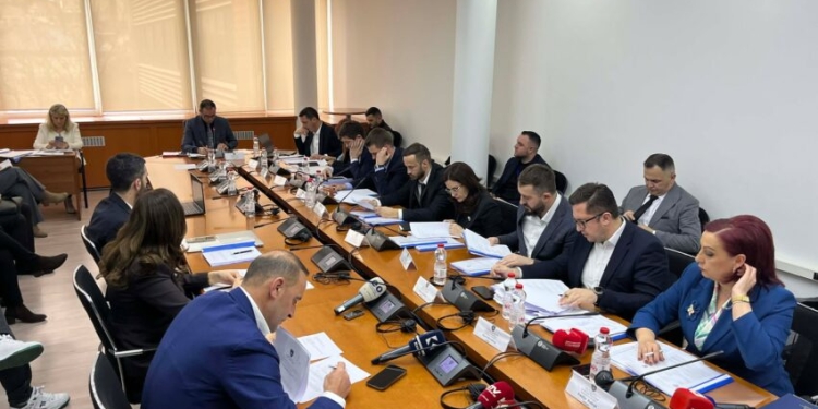 Kuvendi kërkon mbi 361 mijë euro shtesë për pagat e deputetëve dhe 410 mijë për stafin politik