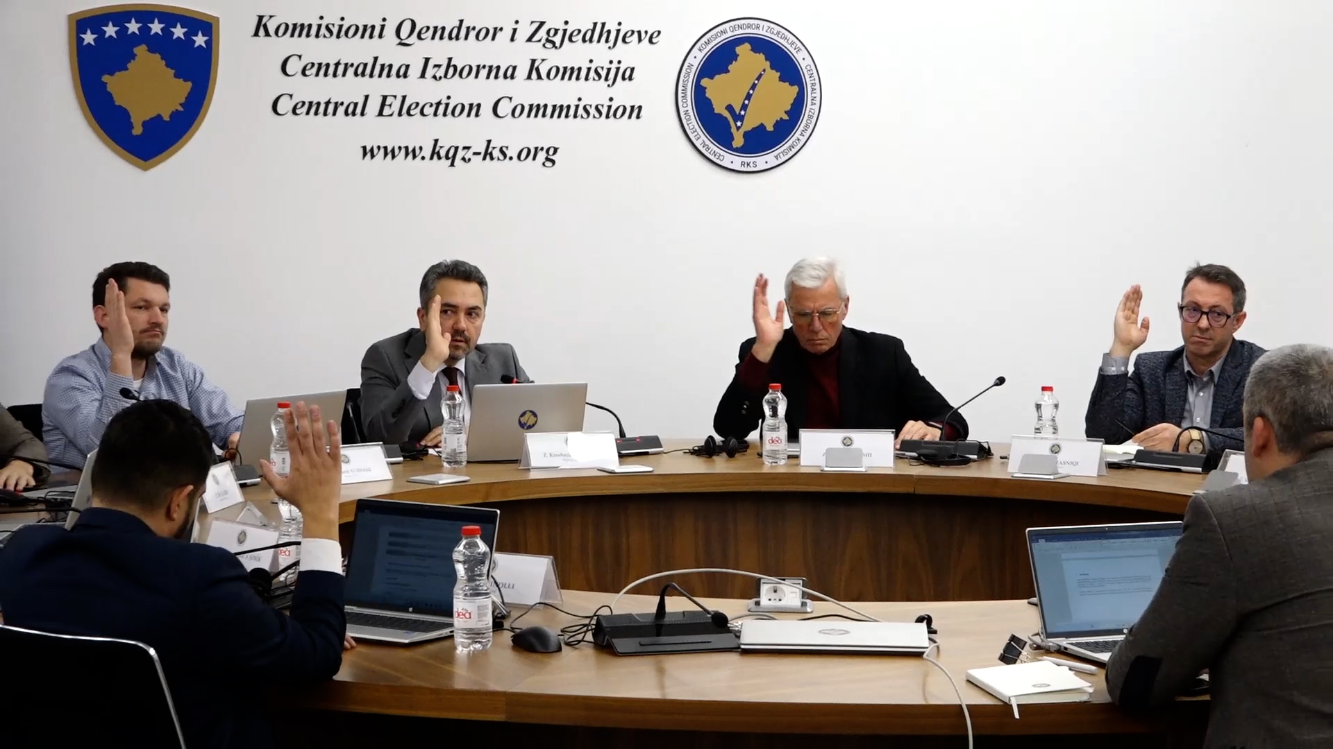 Vetëvendosje voton “pro” certifikimit të rezultateve përfshirë Listën Serbe, Kurteshi: Me gjithë rezervat që kemi