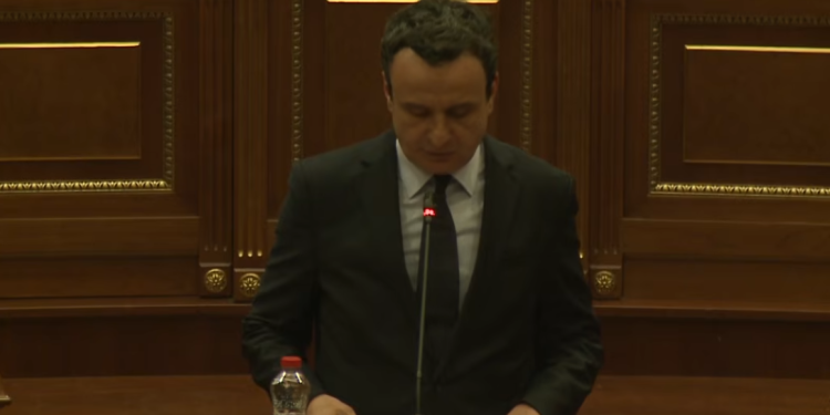 Kurti prezanton kabinetin qeverisës para deputetëve