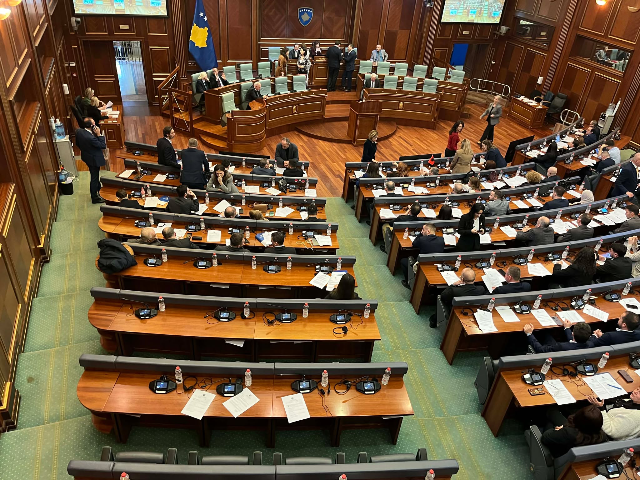 Shtyhet për të hënën seanca për buxhet