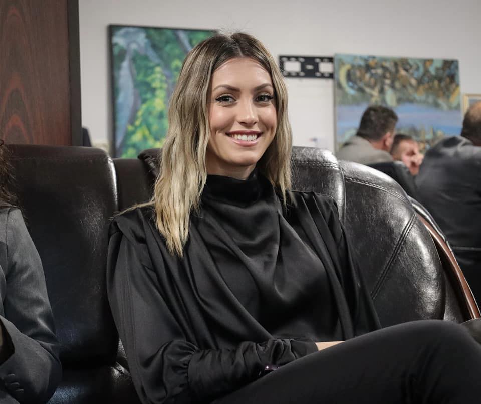 Kjo është shefja e kabinetit të Bashkim Ramosajt, e cila u arrestua sot