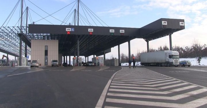 Zbulohen rreth 1 milion euro të padeklaruara në automjetin që po hynte në Kosovë te Merdarja