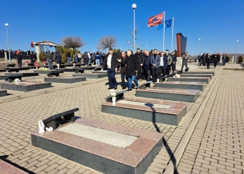 OVL-UÇK bën homazhe në 28-vjetorin e masakrave në Likoshan e Çirez