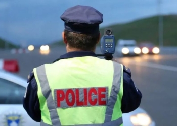 Kapet duke vozitur 104 km/h në zonën 40, gjobitet shoferi e i merret leja