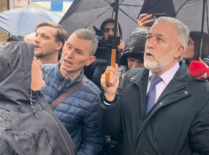 “Faji është te Albin kryehajni, qeveri kriminale-antishqiptare” – Protestuesit të nevrikosur me çmimet e larta të rrymës