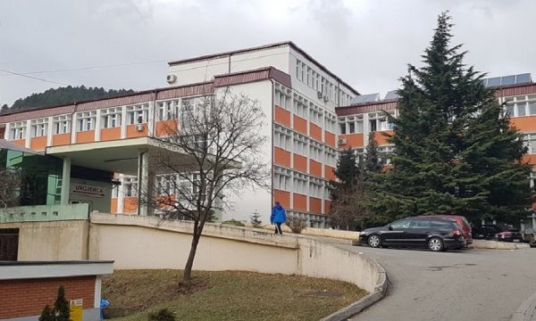 Spitali i Pejës jep detaje për aksidentin ku vdiq një grua në Loxhë: I lënduari tjetër është në gjendje stabile