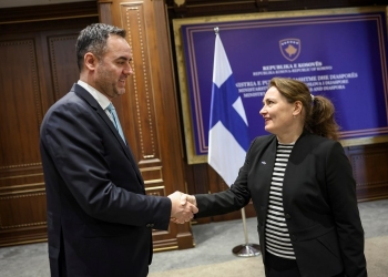 Konjufca takon ambasadoren finlandeze, flasin për njohjen e patentë-shoferëve