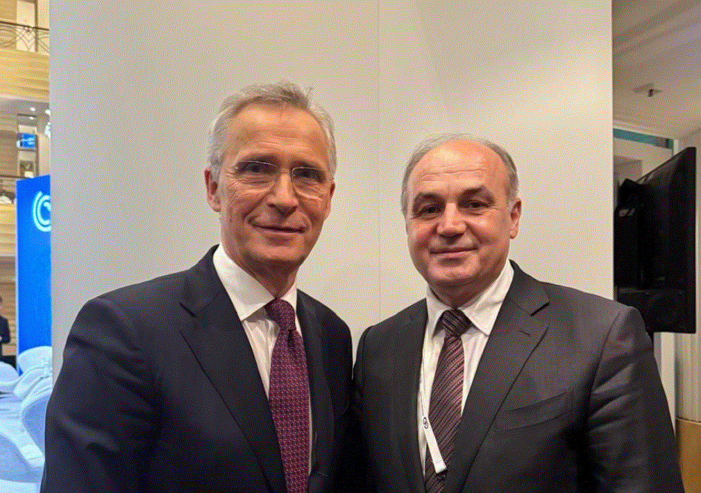 Hoxhaj takon Stoltenberg në Mynih: Bashkëpunimi vazhdon që nga koha e NATO-s