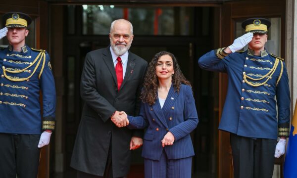 Presidenca: Osmani e Rama diskutuan për koordinimin e vazhdueshëm Kosovë-Shqipëri dhe bashkëpunimin në kuadër të Bordit të Paqes