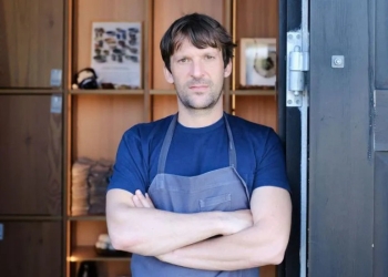 Kuzhinieri i famshëm shqiptar jep dorëheqje pas akuzave për dhunë e abuzim