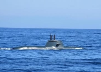 Nëndetësja bërthamore britanike mbërrin në Detin Arabik